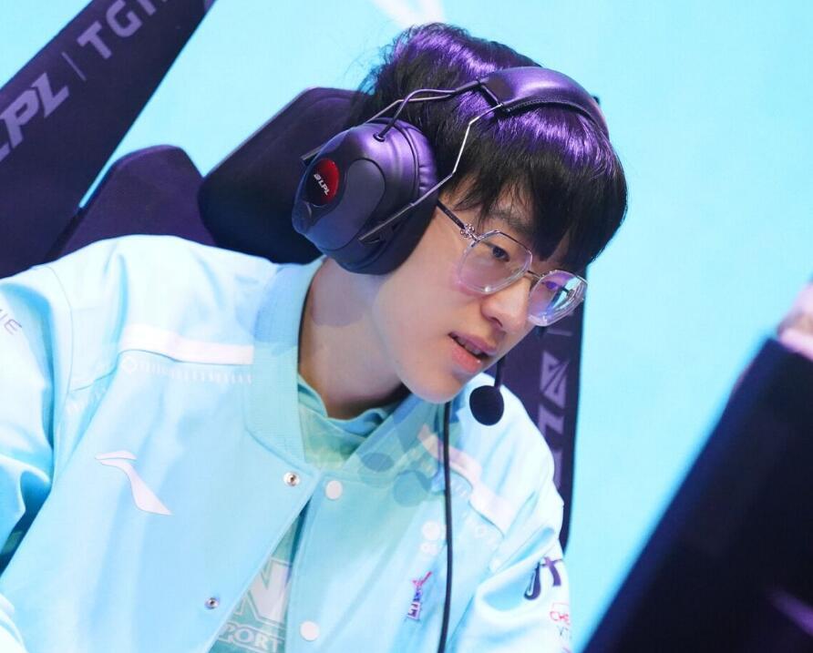 随机关于Scout遭遇十五连败，中国队教练面临压力！的信息